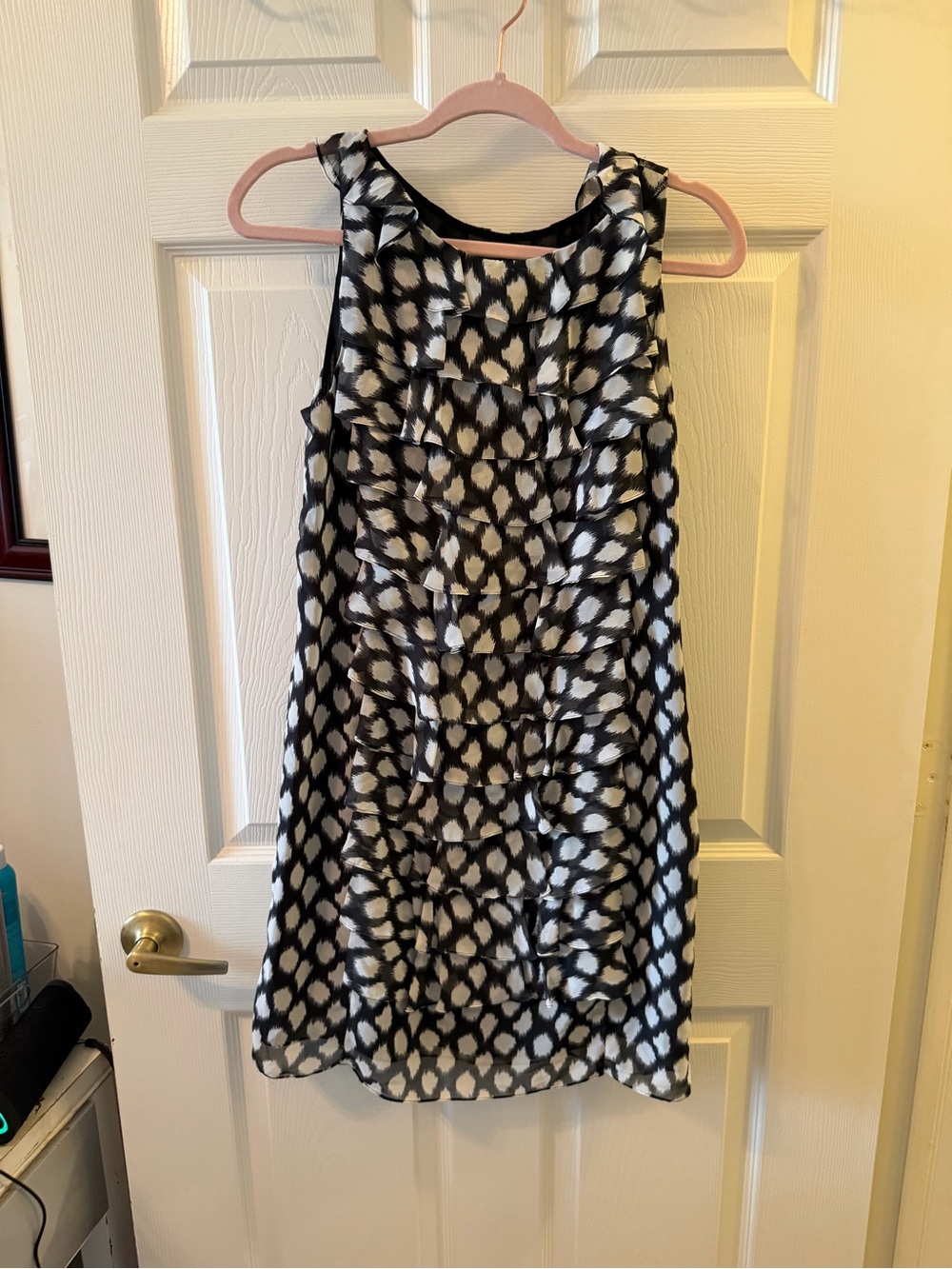 Adrianna Papell Black and White Printed Sleeveless Shift Dress